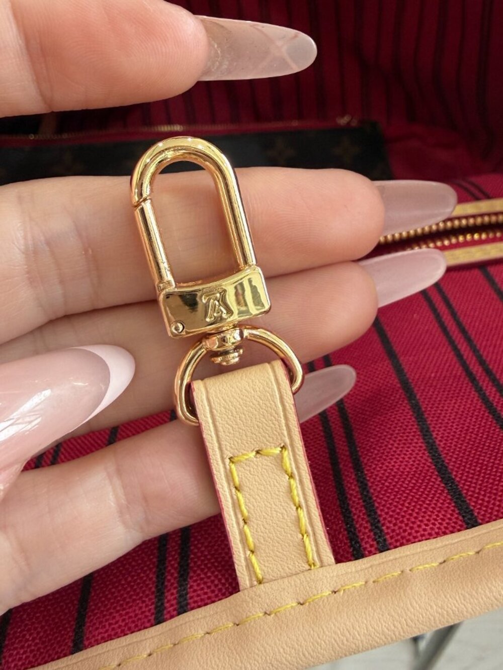 Louis Vuitton Neverfull, specifically the MM (Medium) size in theiconic Monogra - Picture 8 of 8